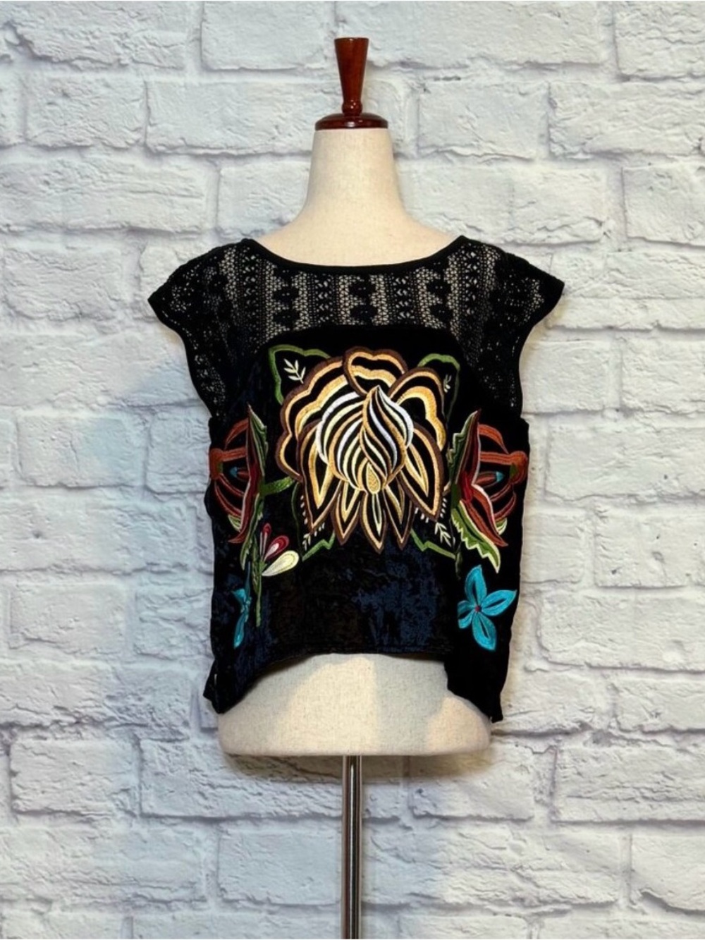 Free People Black Velvet Floral Embroidered Cap-Sleeve Women’s Top